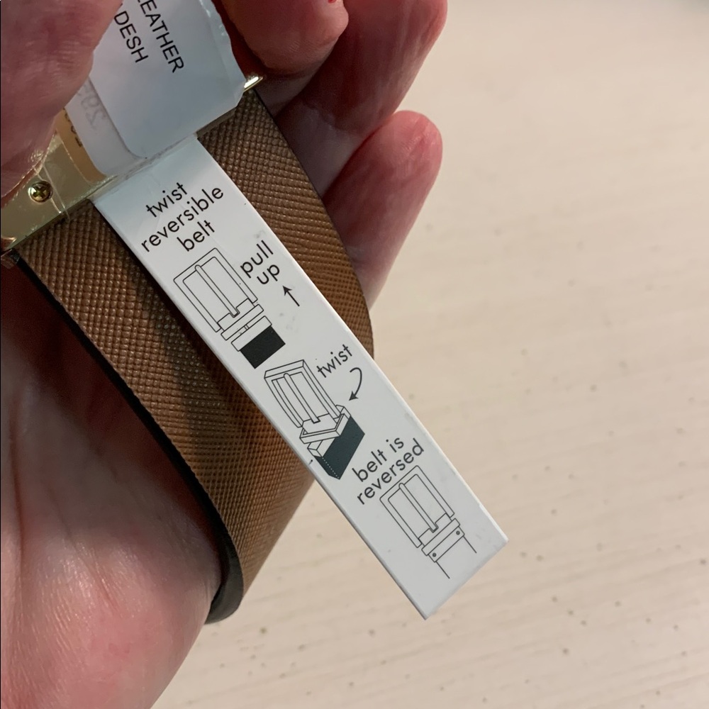 Michael Kors REVERSIBLE Black & Tan Leather Belt with Goldtone MK Buckle - Picture 6 of 8